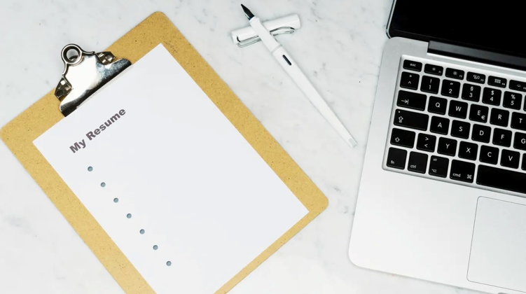 Resume writing tips for students to gain work experience.