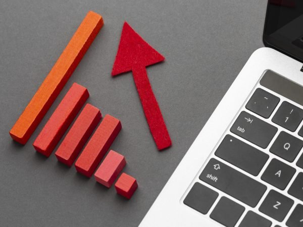 graphic-concept-with-wood-blocks-laptop